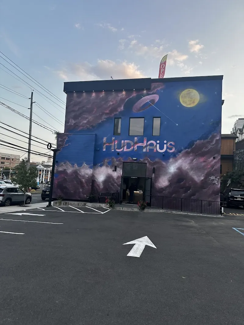 HudHaus Dispensary logo
